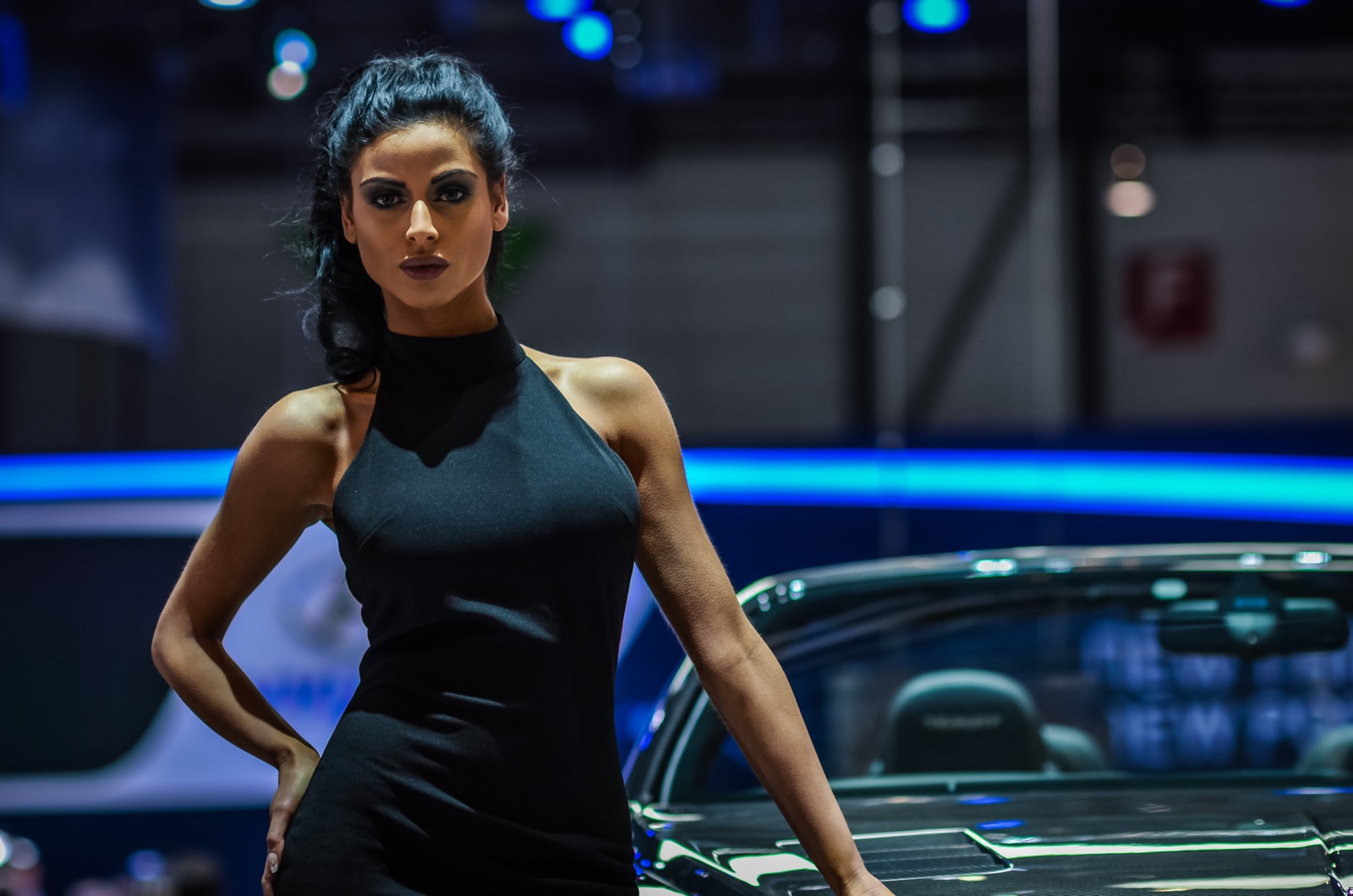 Promotional model na autosalón
